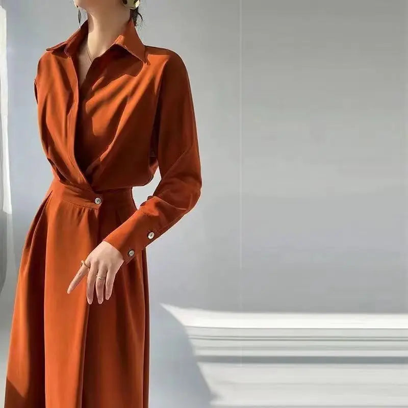 Vestido Longo Feminino Elegante com Gola Polo – Modelo de Cintura Marcada, Ideal para Outono e Verão