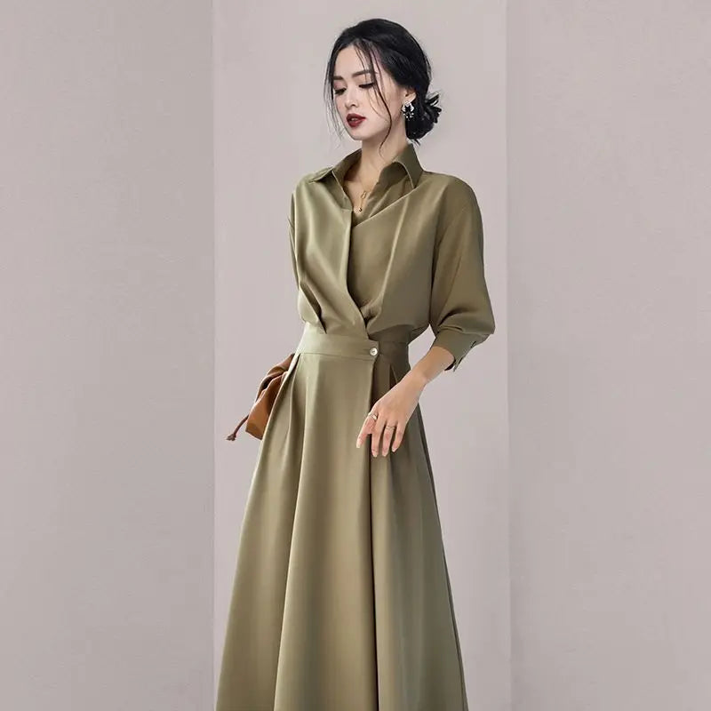 Vestido Longo Feminino Elegante com Gola Polo – Modelo de Cintura Marcada, Ideal para Outono e Verão